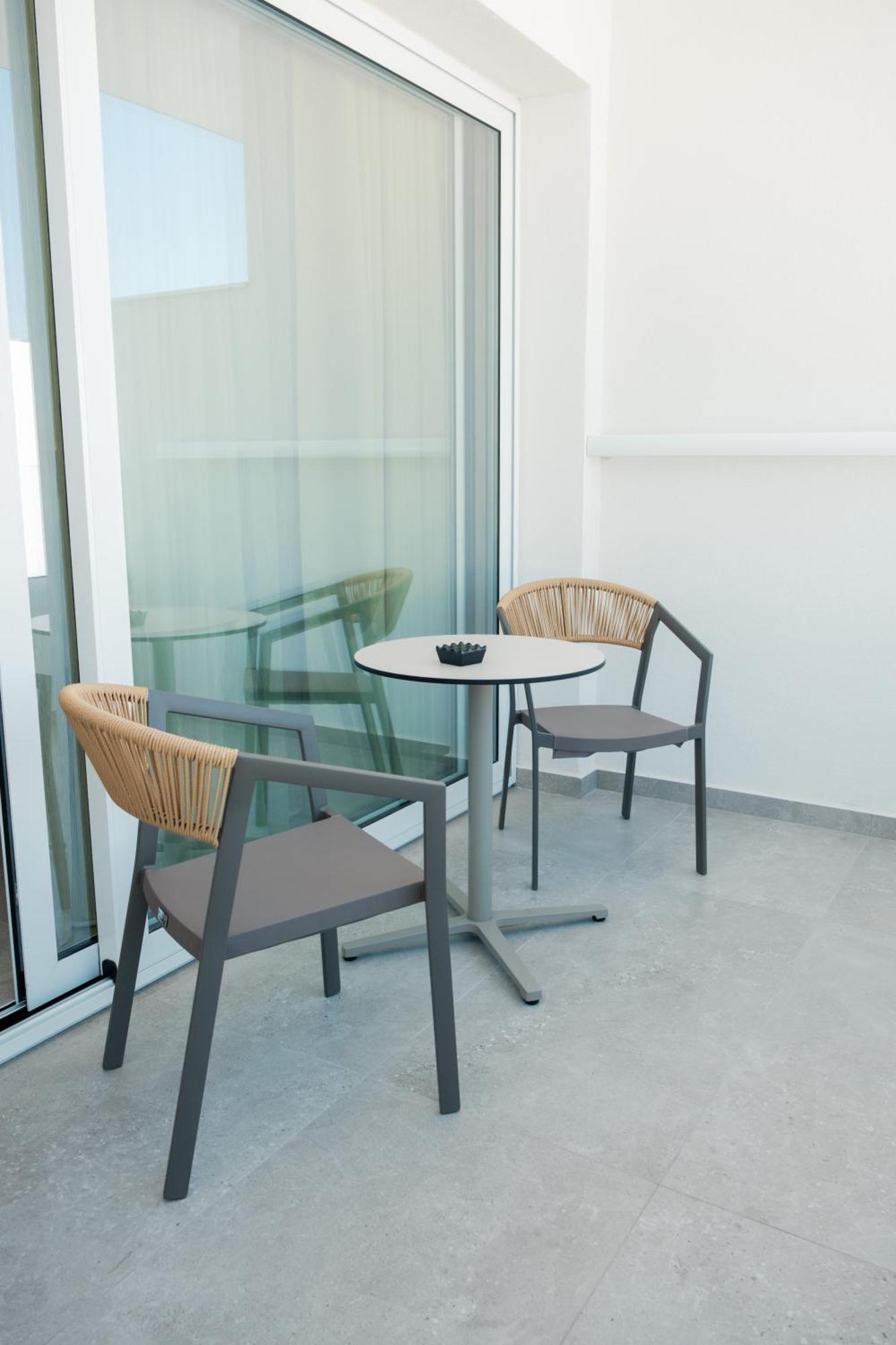 Abacus Suites ไอยานาปา ภายนอก รูปภาพ